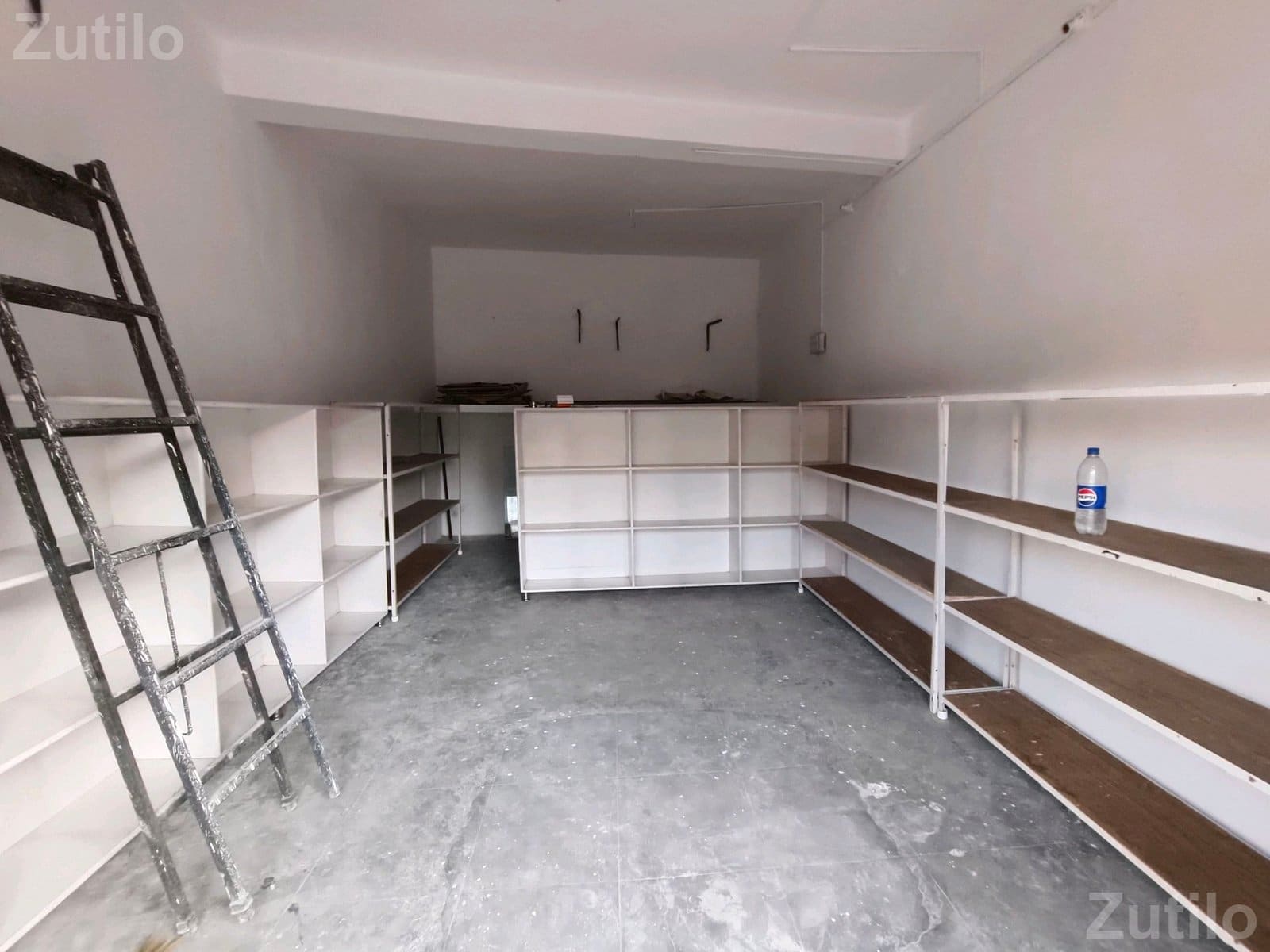 Iron and Wooden Shop Display Shelves Set Iron and Wooden Shop Display Shelves Set