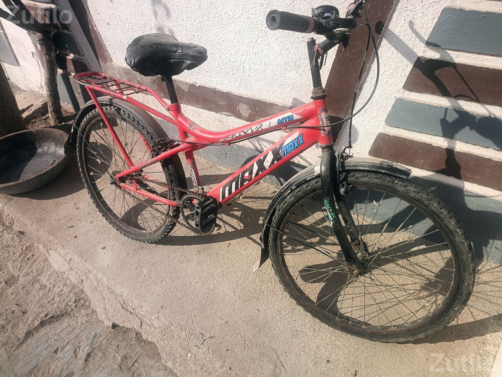 Red Bicycle for Daily Use in Good Condition Red Bicycle for Daily Use in Good Condition