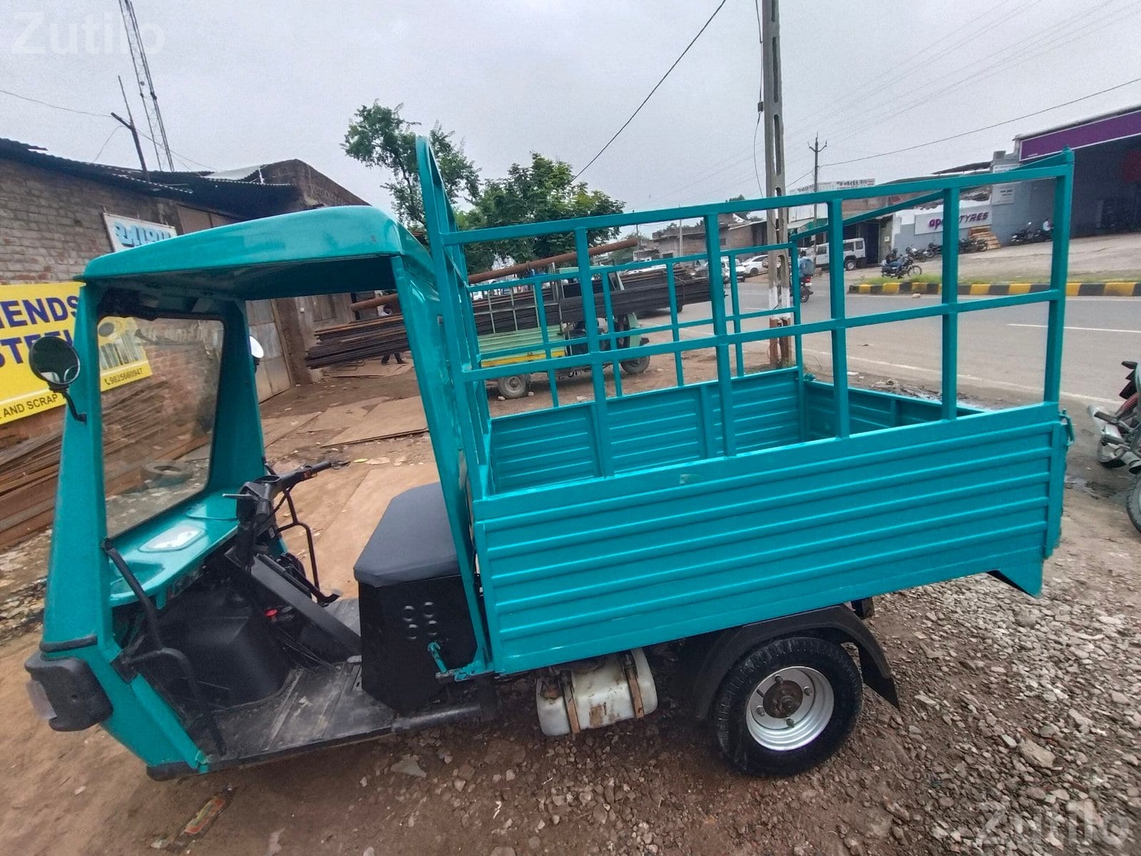 Atul Shakti Loading Auto Rickshaw Atul Shakti Loading Auto Rickshaw