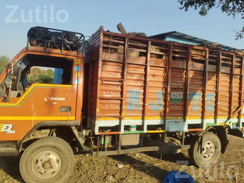 Eicher 1059 Truck 2013 with 12.5 Feet Body - Trucks & Lorries - Jambusar - Image 5