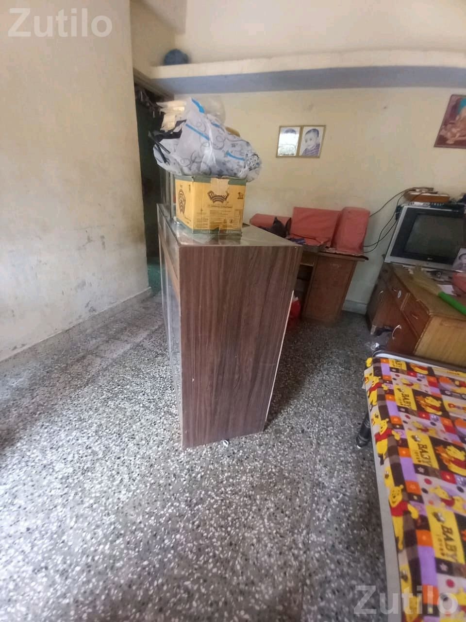 Glass Door Storage Cupboard 5.6 x 4 Ft - કબાટ અને સ્ટોરેજ - વલસાડ - Image 3