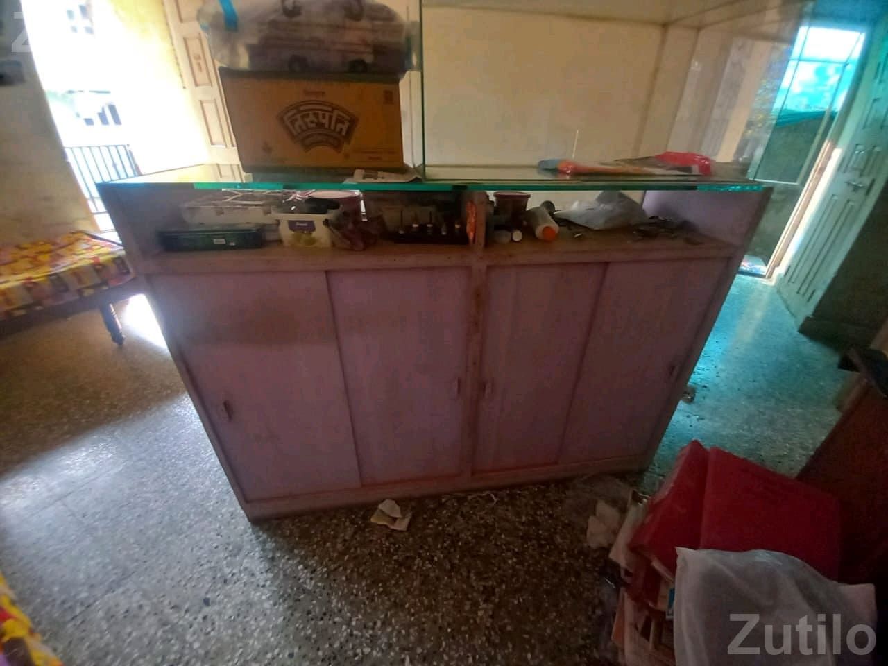 Glass Door Storage Cupboard 5.6 x 4 Ft - કબાટ અને સ્ટોરેજ - વલસાડ - Image 2