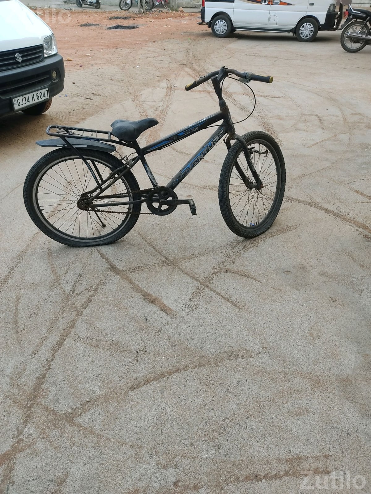 Single Speed Bicycle with Rear Carrier Single Speed Bicycle with Rear Carrier