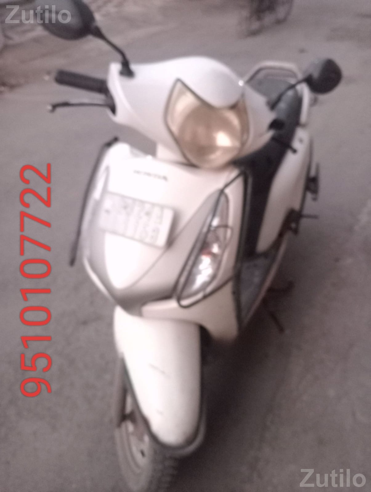 Honda Aviator 2013 White Scooter - Bikes - Surat City - Image 3