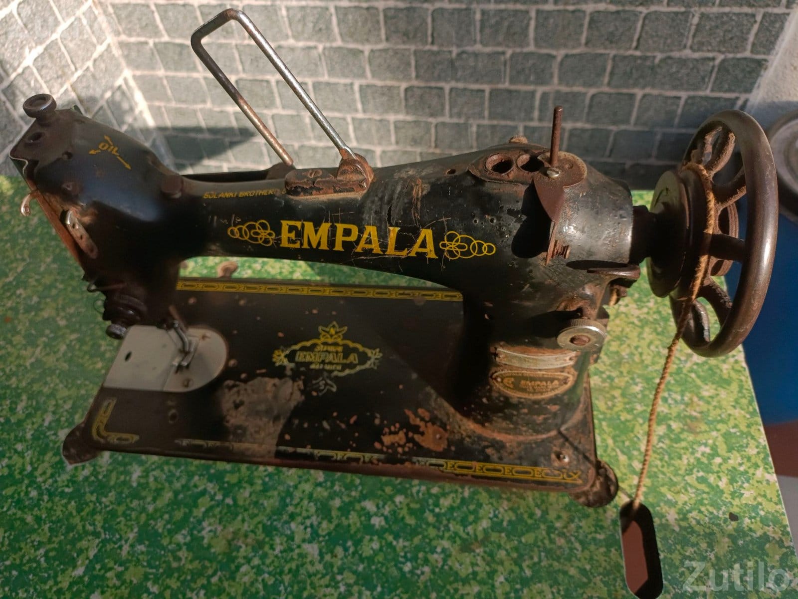 Empala Manual Sewing Machine