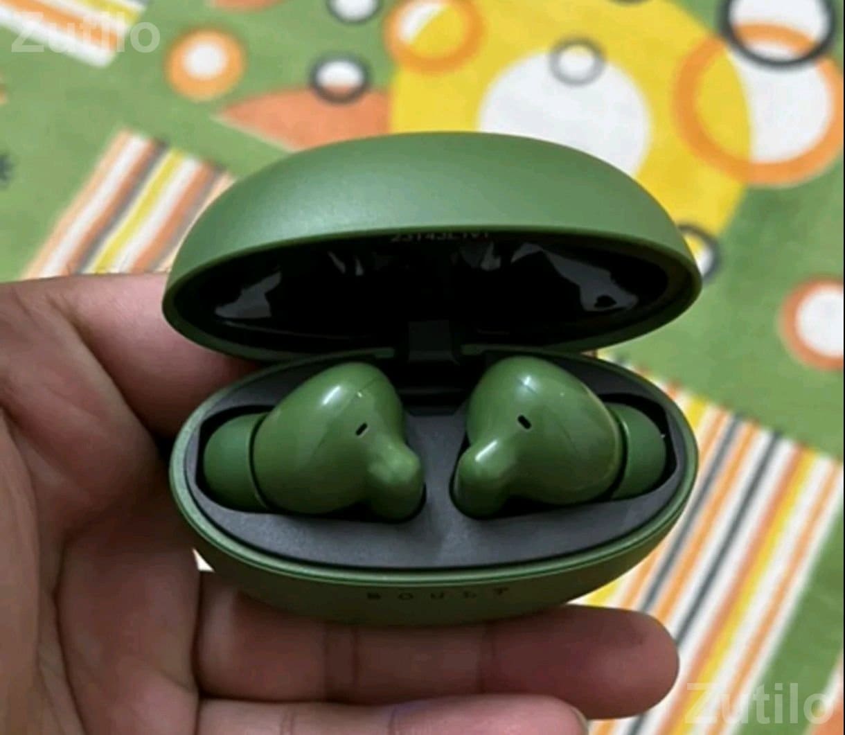 Boult Wireless Earbuds with Charging Case - ઇલેક્ટ્રોનિક ઍક્સેસરીઝ - લાલપુર - Image 4