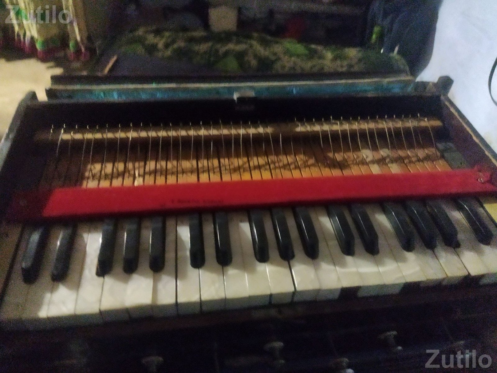 Harmonium in Very Good Condition - Musical Instruments - Rajula - Image 3