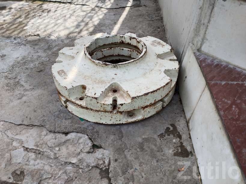 New Holland 3230 Original Tractor Weights - ઔદ્યોગિક સ્પેર પાર્ટ્સ - ગાંધીધામ - Image 3