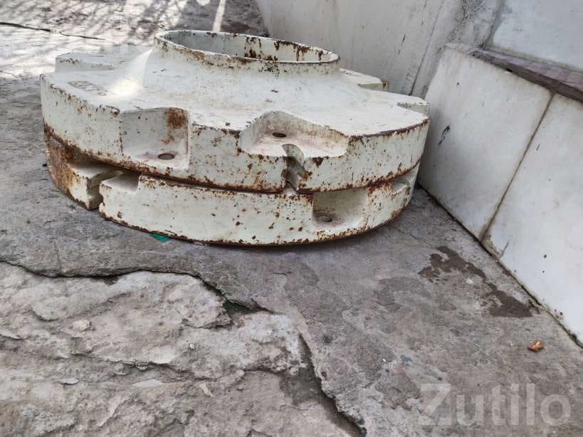 New Holland 3230 Original Tractor Weights - ઔદ્યોગિક સ્પેર પાર્ટ્સ - ગાંધીધામ - Image 2