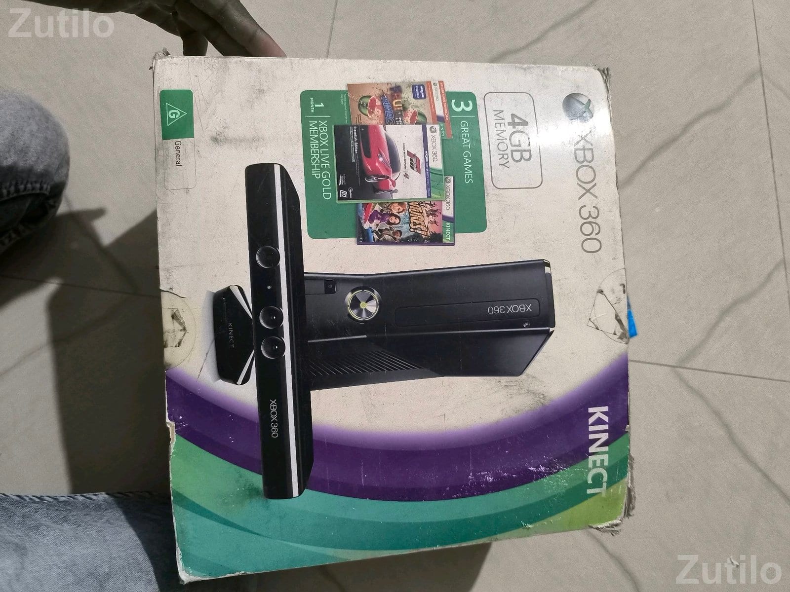 Xbox 360 Kinect Console with Controller Xbox 360 Kinect Console with Controller