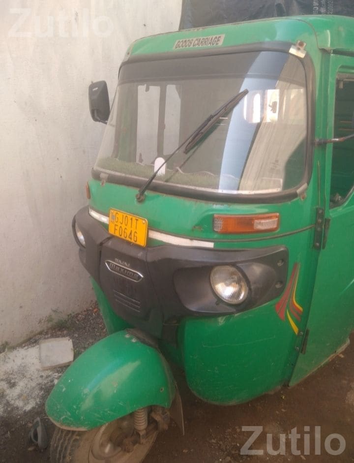 Bajaj Maxima Auto Rickshaw 2019 CNG Petrol - Auto Rickshaws - Botad - Image 3