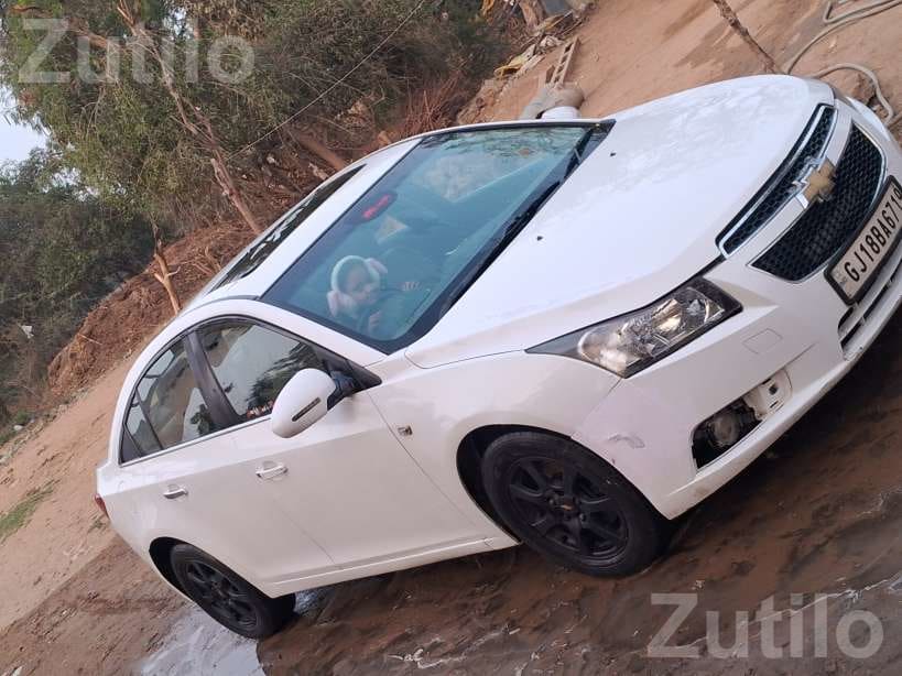 Chevrolet Cruze 2011 Sedan - કાર - વિજાપુર - Image 3
