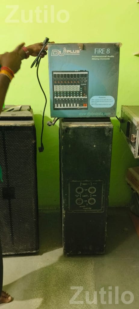 DJ Plus Fire 8 Audio Mixer with Speaker Set