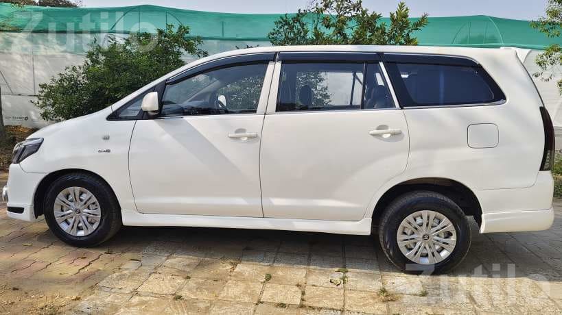 2016 Toyota Innova Diesel 1 Lakh km - Cars - Anand City - Image 4