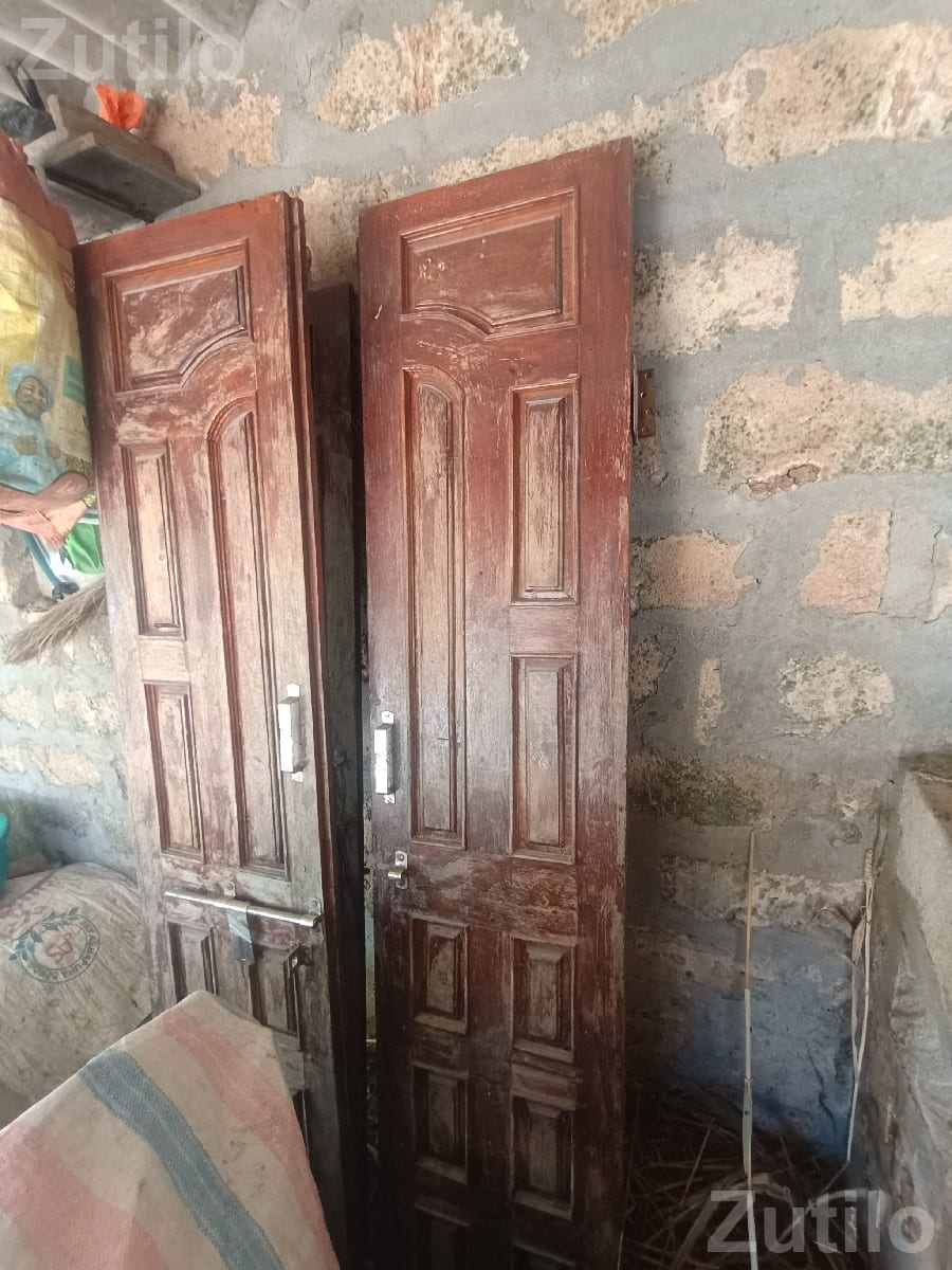 Used Wooden Doors Set of 2 - ટૂલ્સ અને હાર્ડવેર - મોઢવાડા - Image 2