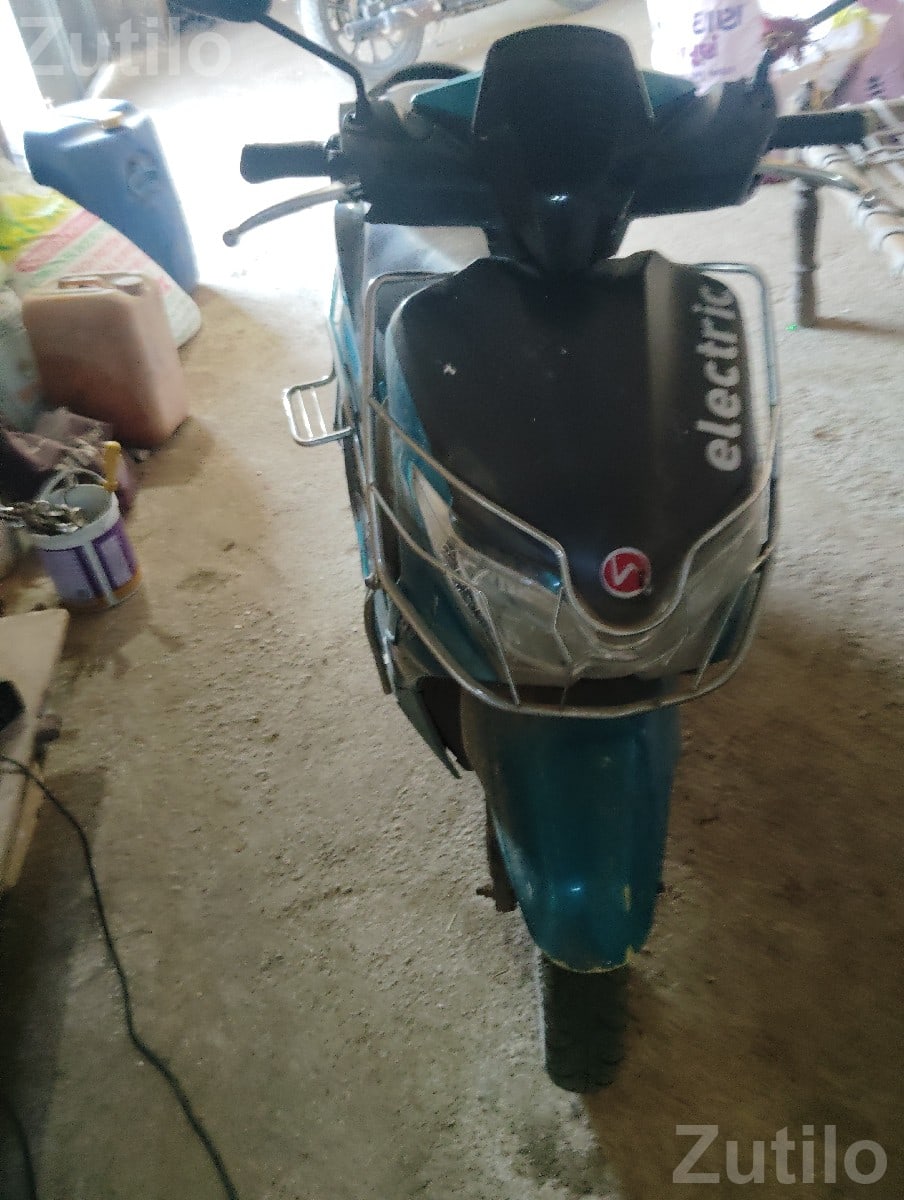 Used Zumi Electric Scooter - બાઇક્સ - પોરબંદર - Image 2
