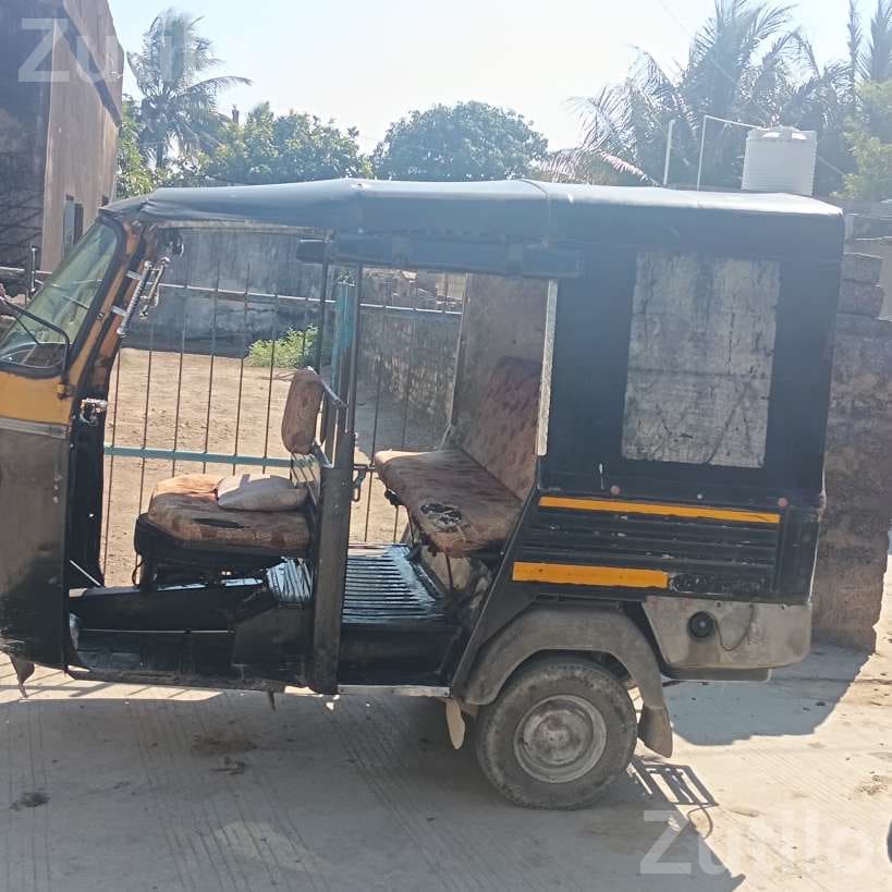 Piaggio Auto Rickshaw 2011 Model