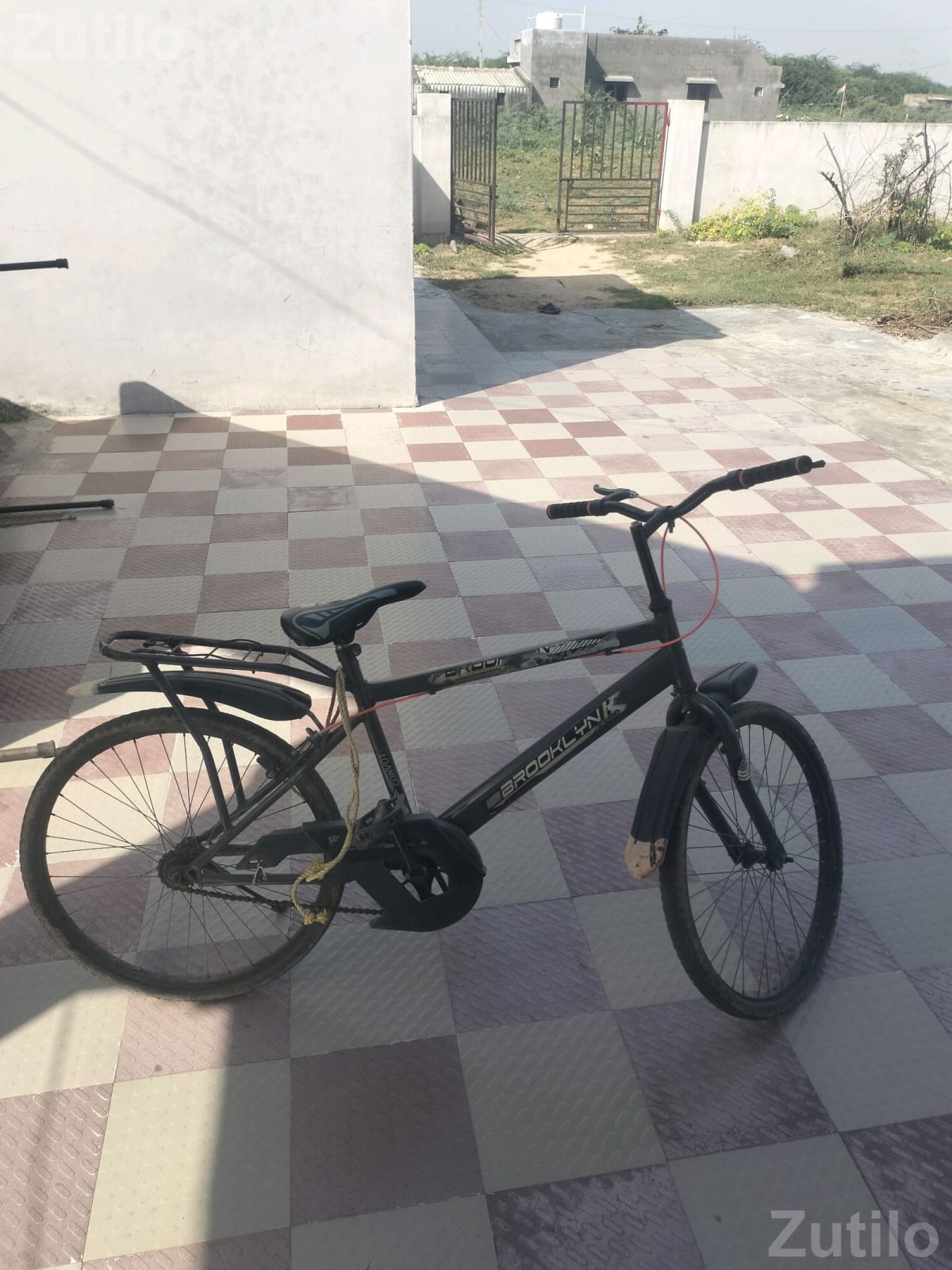 Single Speed Bicycle in Black - Bicycles - Anjar - Image 5