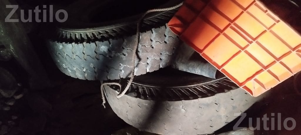MRF 10.00-20 Truck Tyres Set of 2 - Auto Parts - Porbandar City - Image 2