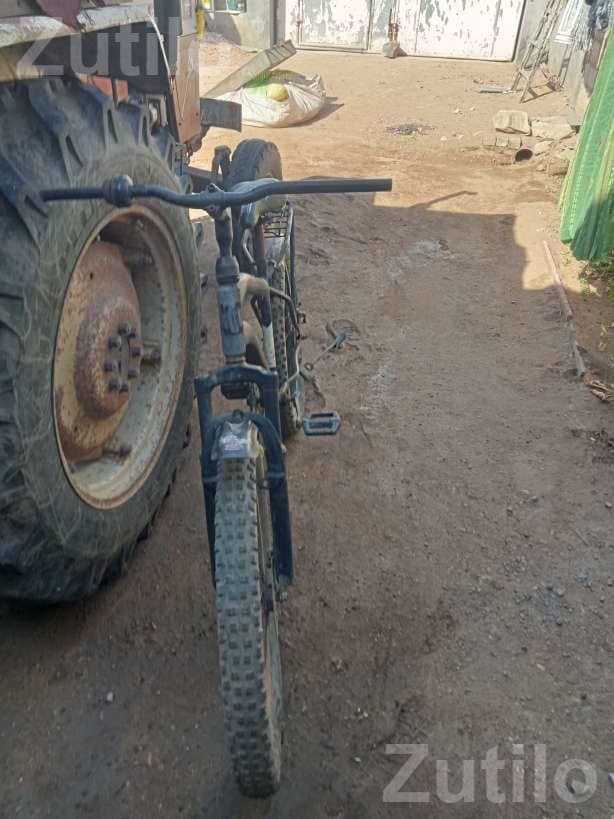 Used Bicycle with Dual Tyres Used Bicycle with Dual Tyres