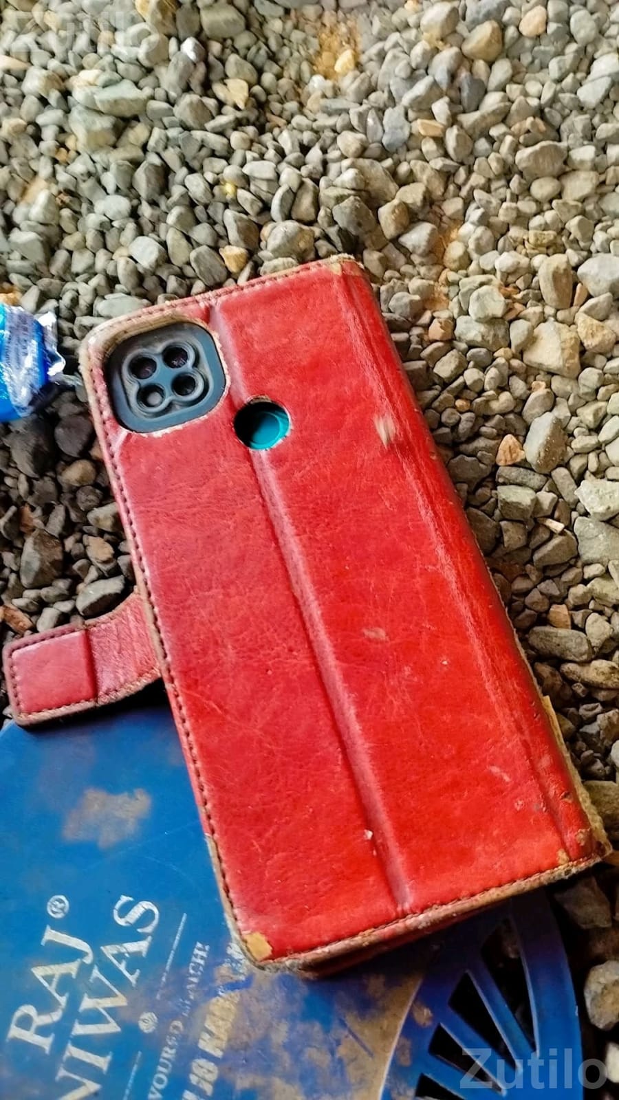 Redmi 9 Smartphone with Cracked Screen - Mobile Phones - Mundra - Image 3