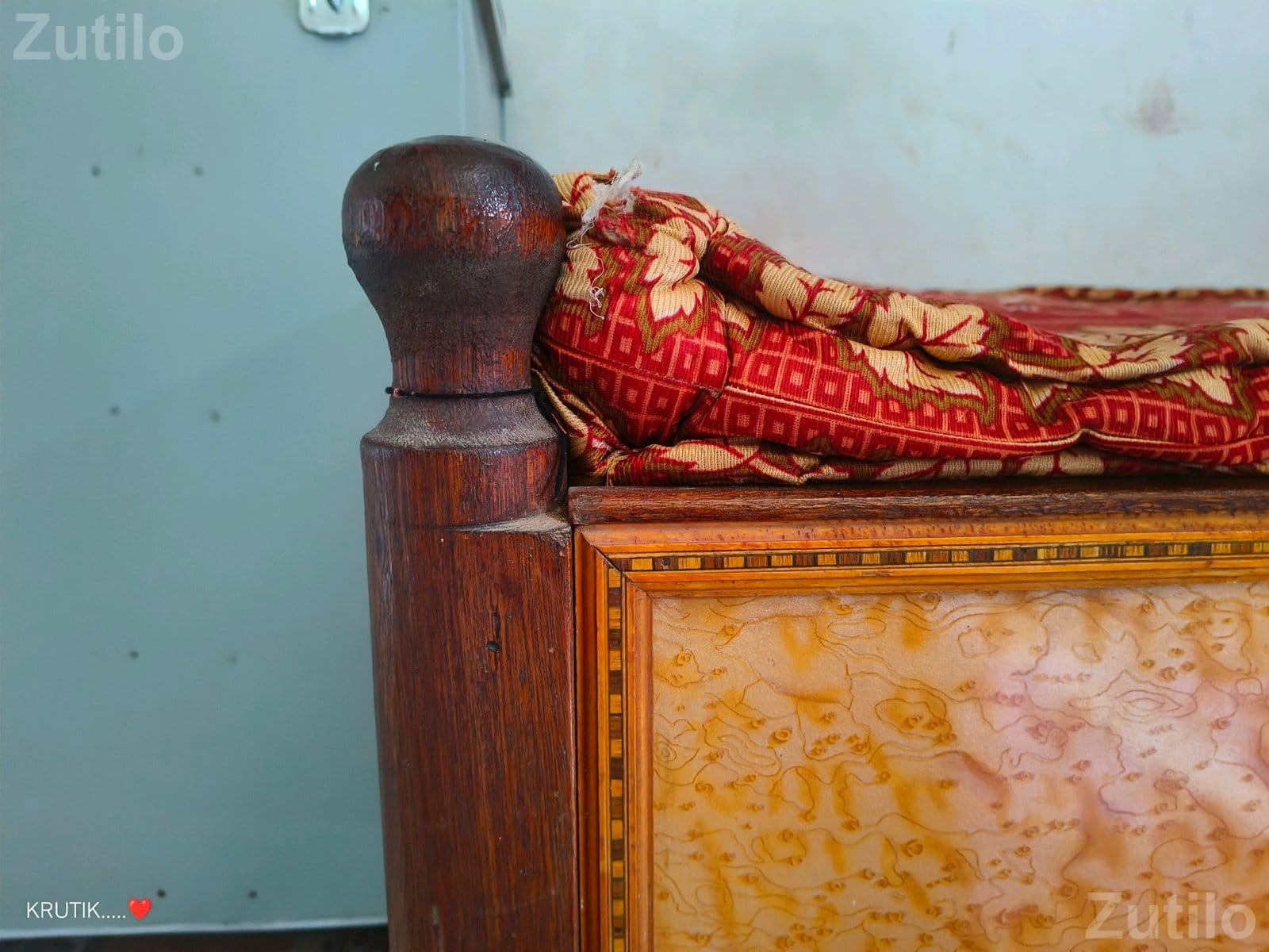 Wooden Bed in Good Condition - પાંખા અને ગાદી - અંજાર - Image 5