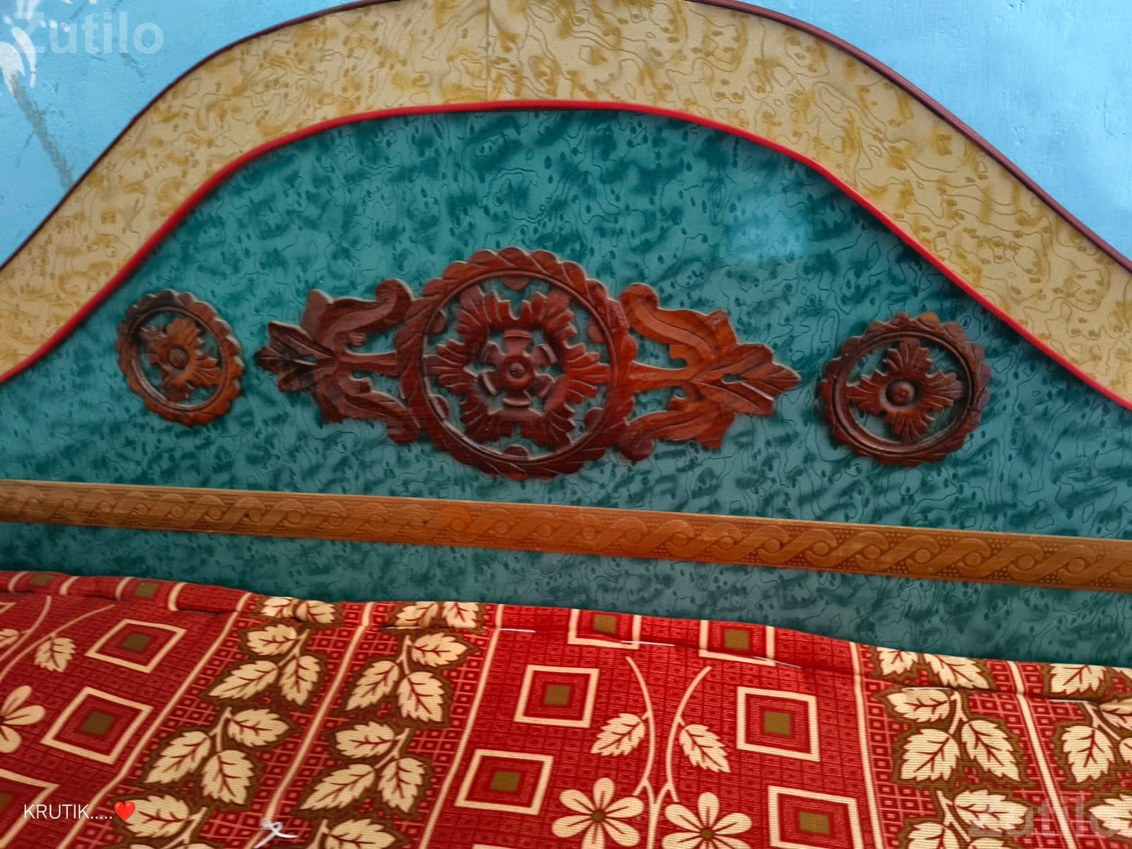 Wooden Bed in Good Condition - પાંખા અને ગાદી - અંજાર - Image 2