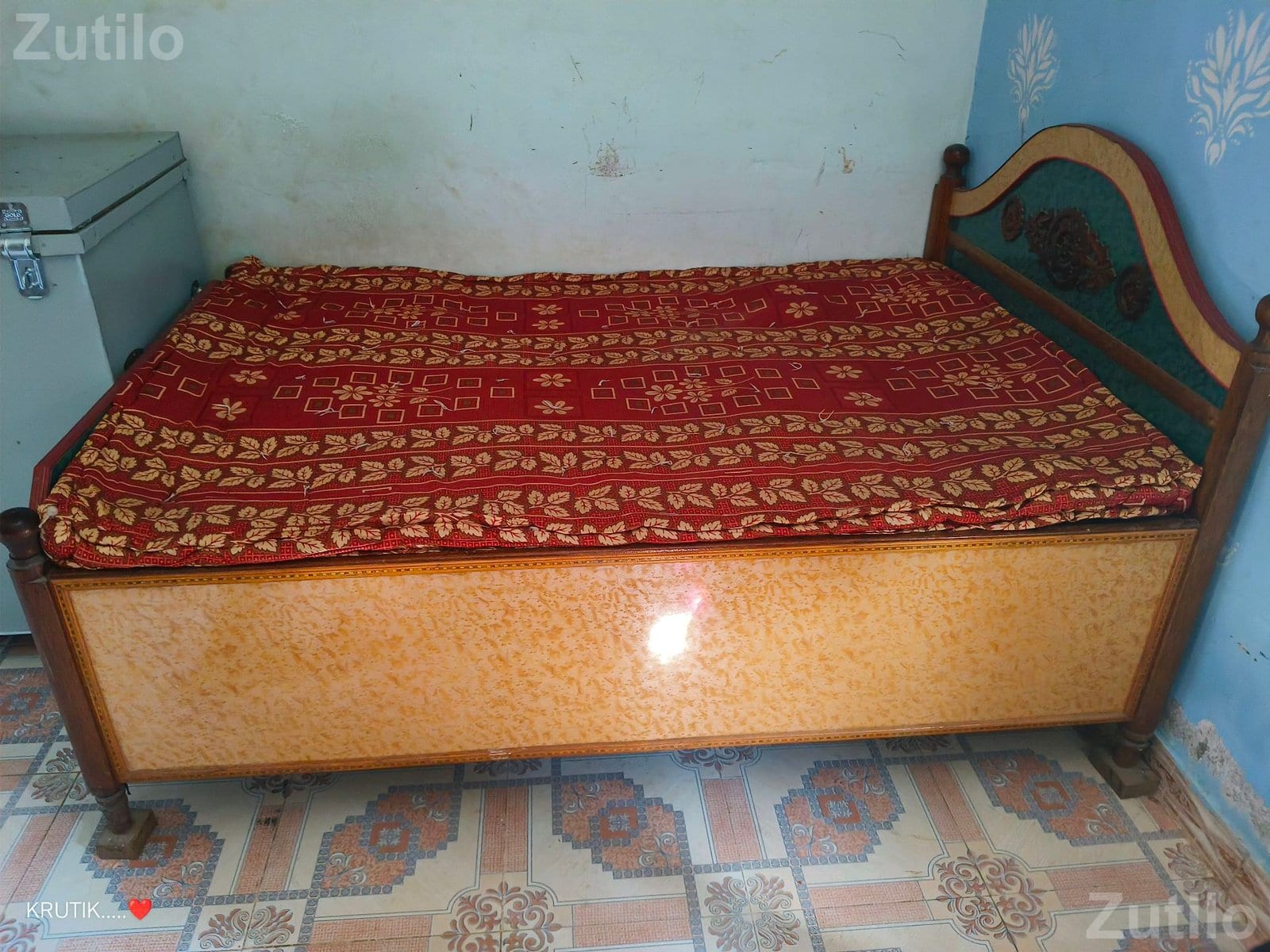 Wooden Bed in Good Condition - પાંખા અને ગાદી - અંજાર - Image 3