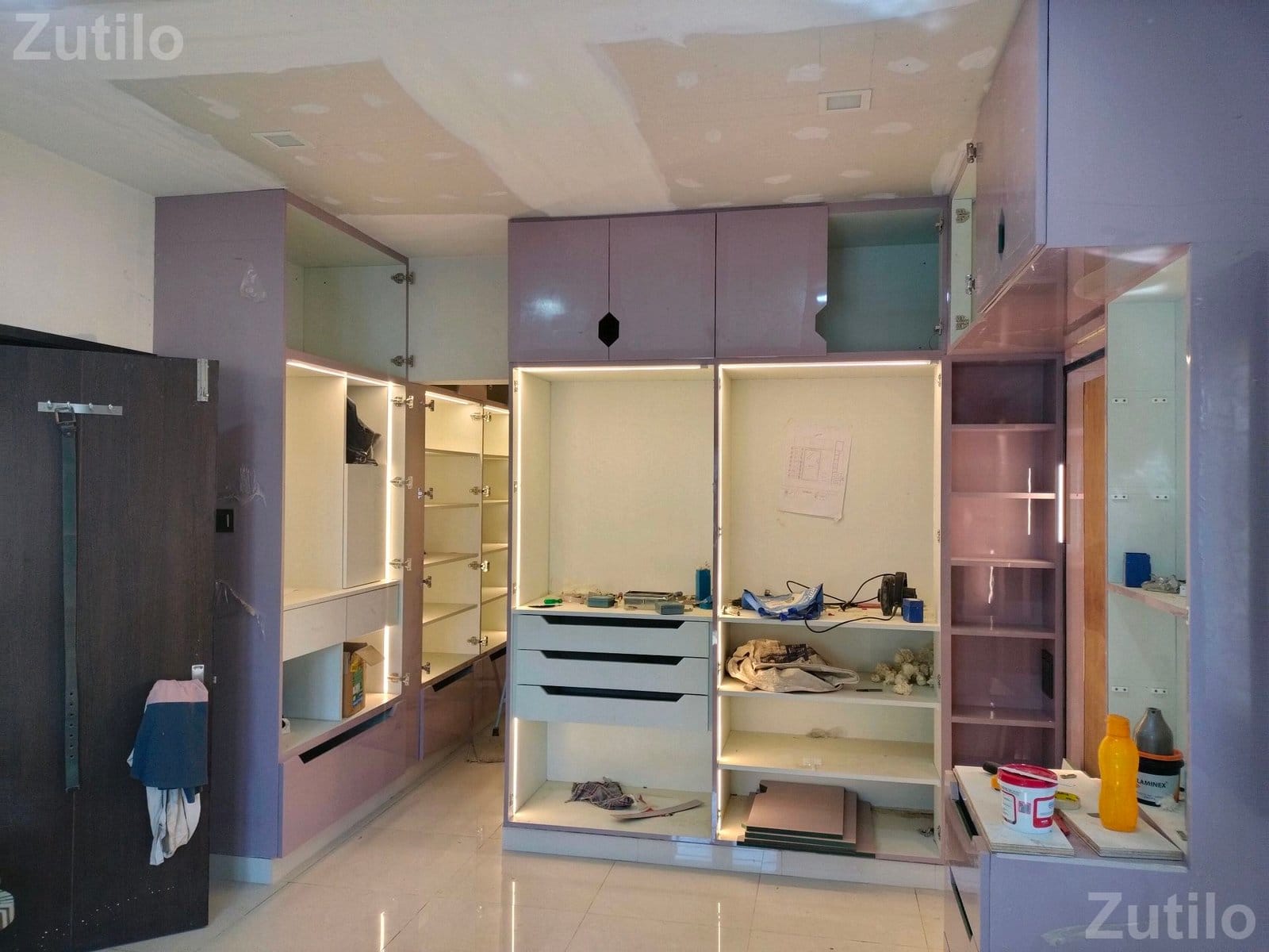 Wall Mounted Cupboard and Study Table Unit - કબાટ અને સ્ટોરેજ - ભુજ - Image 2
