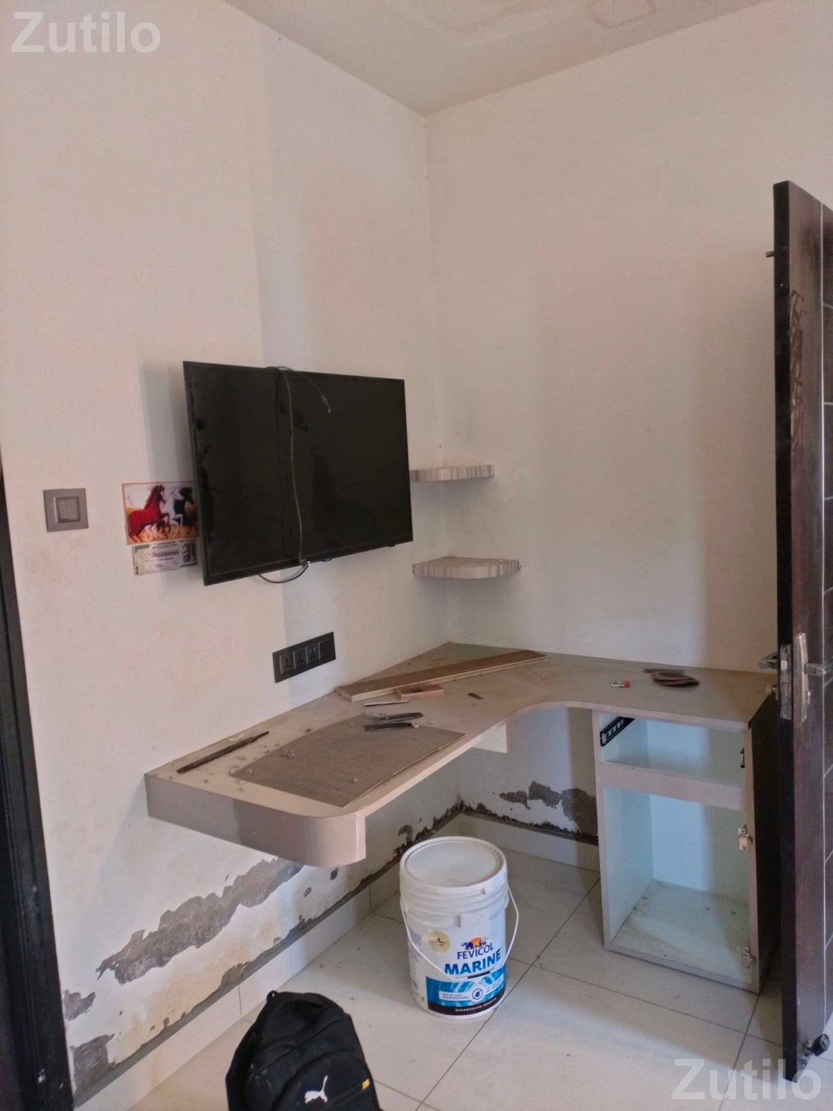 Wall Mounted Cupboard and Study Table Unit Wall Mounted Cupboard and Study Table Unit