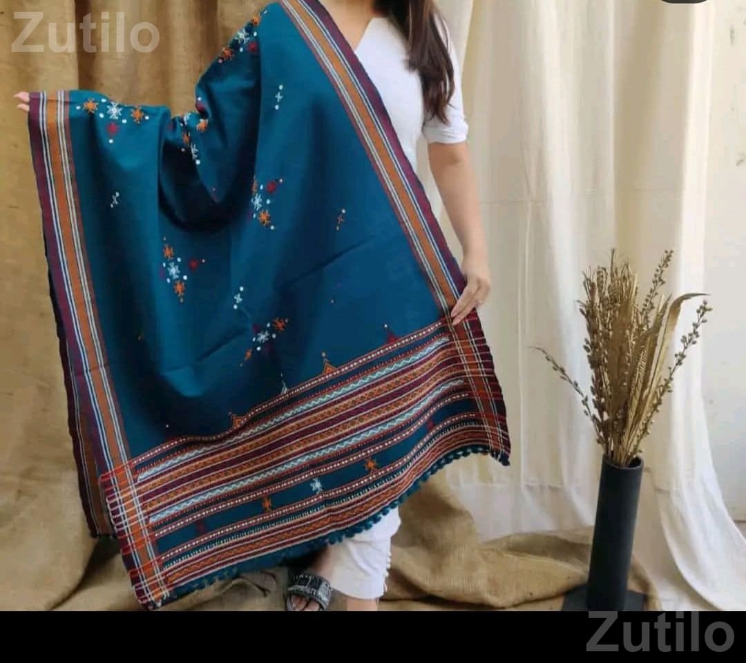 Handmade Kutch Warm Shawl for Women - મહિલાઓના કપડા - માંડવી - Image 3