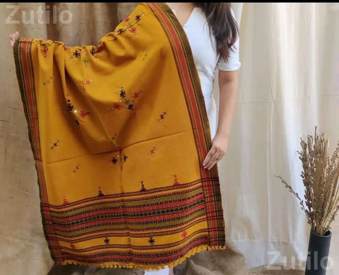 Handmade Kutch Warm Shawl for Women - મહિલાઓના કપડા - માંડવી - Image 5