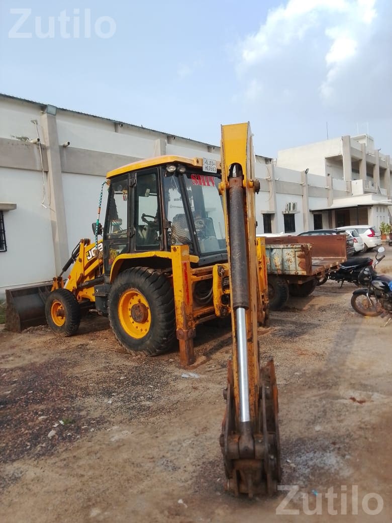 JCB Backhoe Loader with Good Hydraulic Pump - Construction Vehicles - Dhrangadhra - Image 5