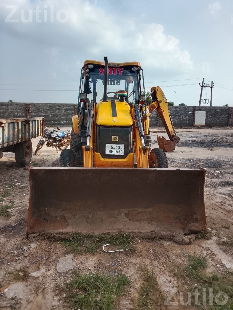 JCB Backhoe Loader with Good Hydraulic Pump - Construction Vehicles - Dhrangadhra - Image 3