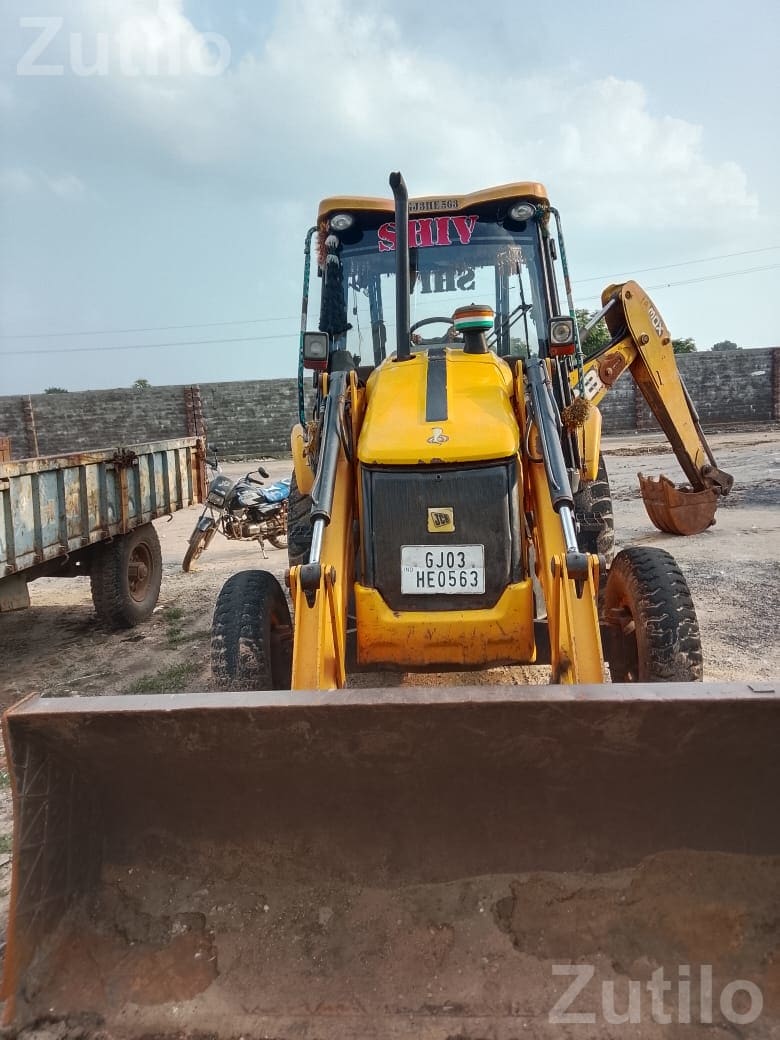 JCB Backhoe Loader with Good Hydraulic Pump - Construction Vehicles - Dhrangadhra - Image 4