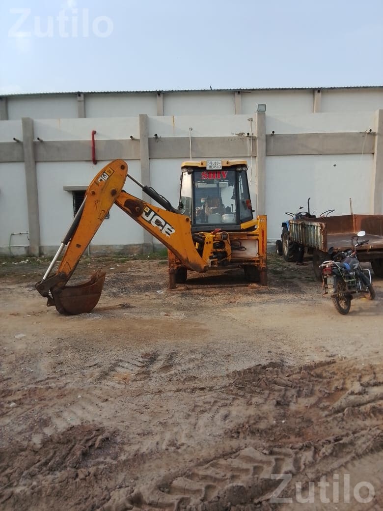 JCB Backhoe Loader with Good Hydraulic Pump - Construction Vehicles - Dhrangadhra - Image 2