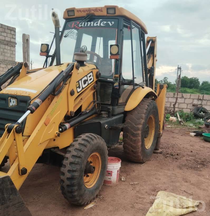 JCB Backhoe Loader 2011 Model - Construction Vehicles - Dhrangadhra - Image 2
