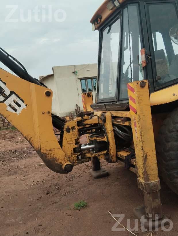 JCB Backhoe Loader 2011 Model - Construction Vehicles - Dhrangadhra - Image 3