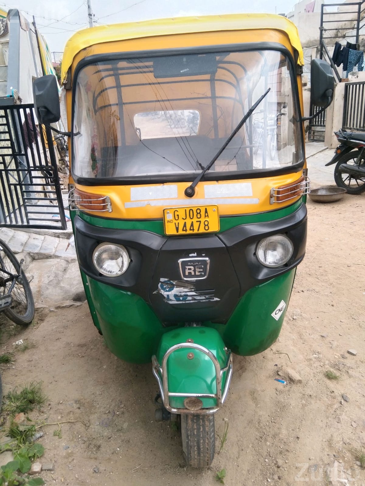 Bajaj RE BS6 CNG Auto Rickshaw 2021 - ઓટો રિક્ષા - ડીસા - Image 2
