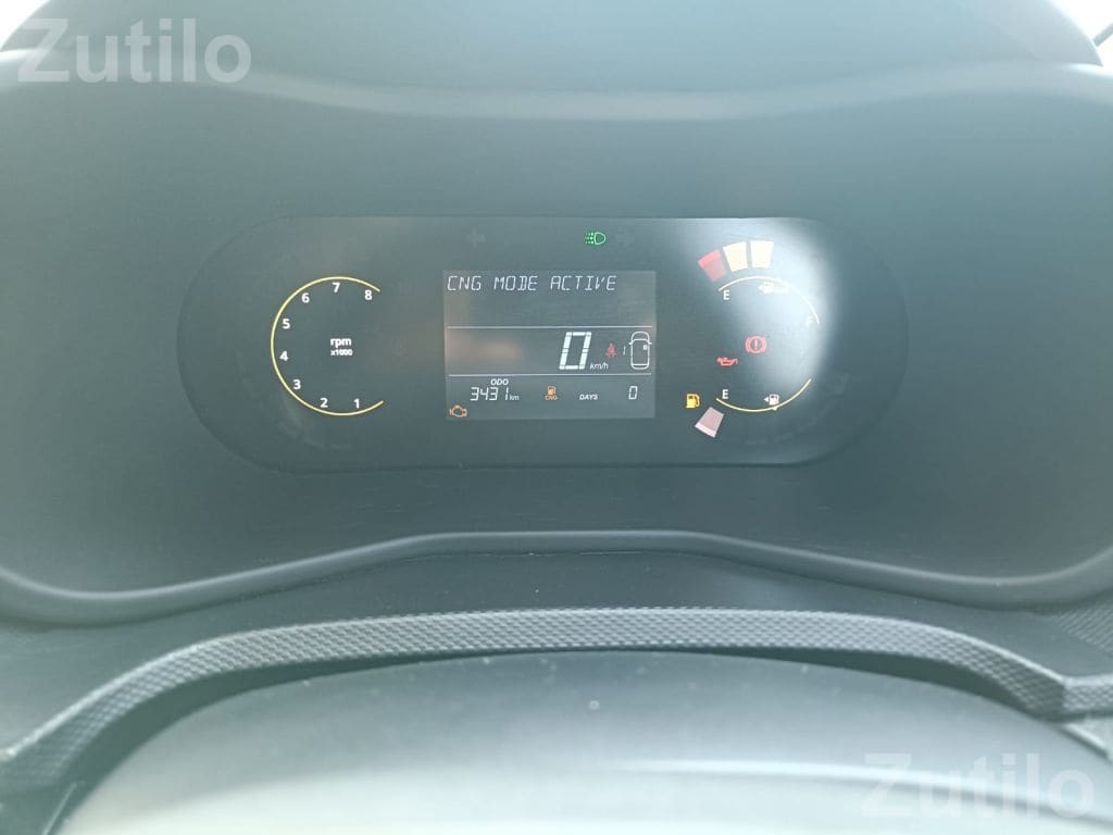 Tata Nexon CNG 2025 First Owner - કાર - જામજોધપુર - Image 3
