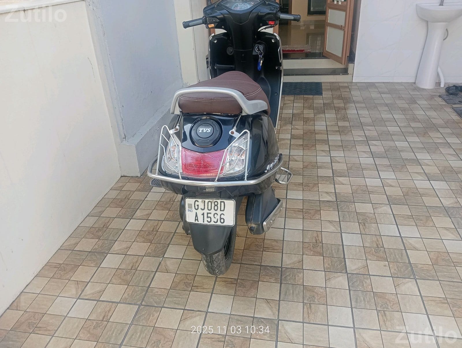 TVS Jupiter 2023 Scooter 15000 km 2nd Owner - બાઇક્સ - પાલનપુર - Image 4