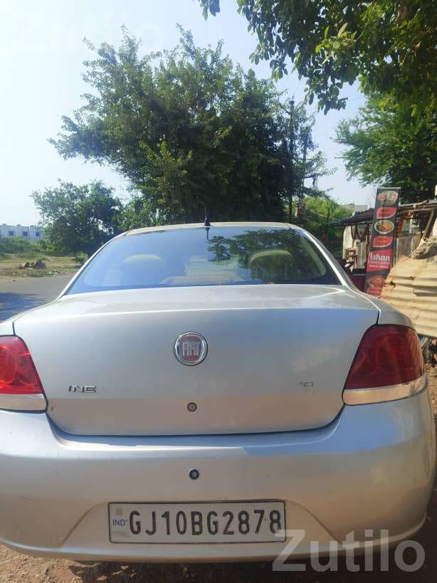 2009 Fiat Linea Silver Sedan - કાર - જામજોધપુર - Image 3