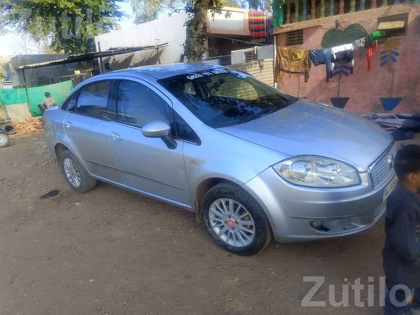 2009 Fiat Linea Silver Sedan 2009 Fiat Linea Silver Sedan
