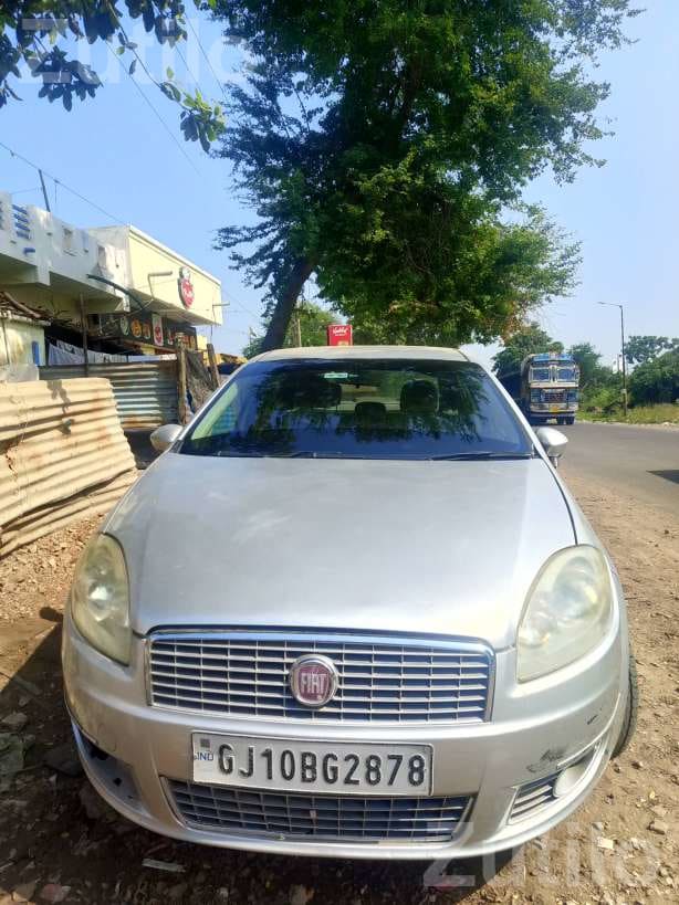 2009 Fiat Linea Silver Sedan - કાર - જામજોધપુર - Image 5