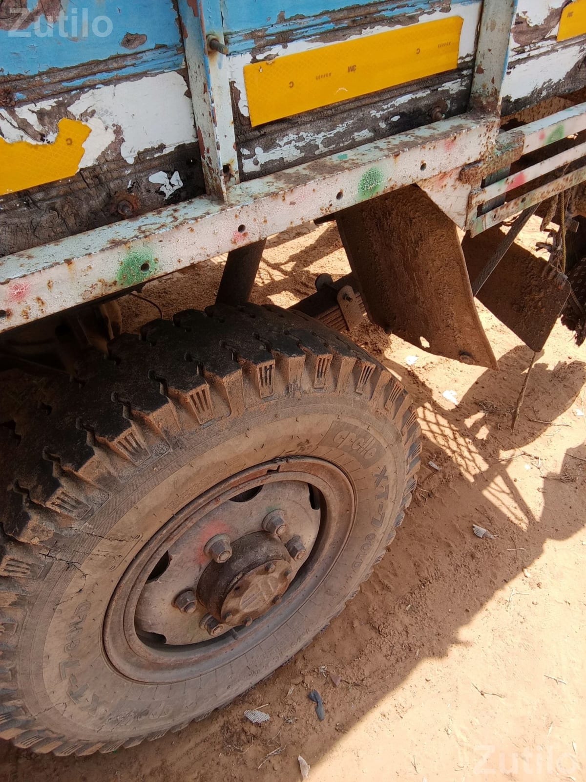 Used Cargo Truck 2000 Model - ટ્રક અને લોરી - હિંમતનગર - Image 2