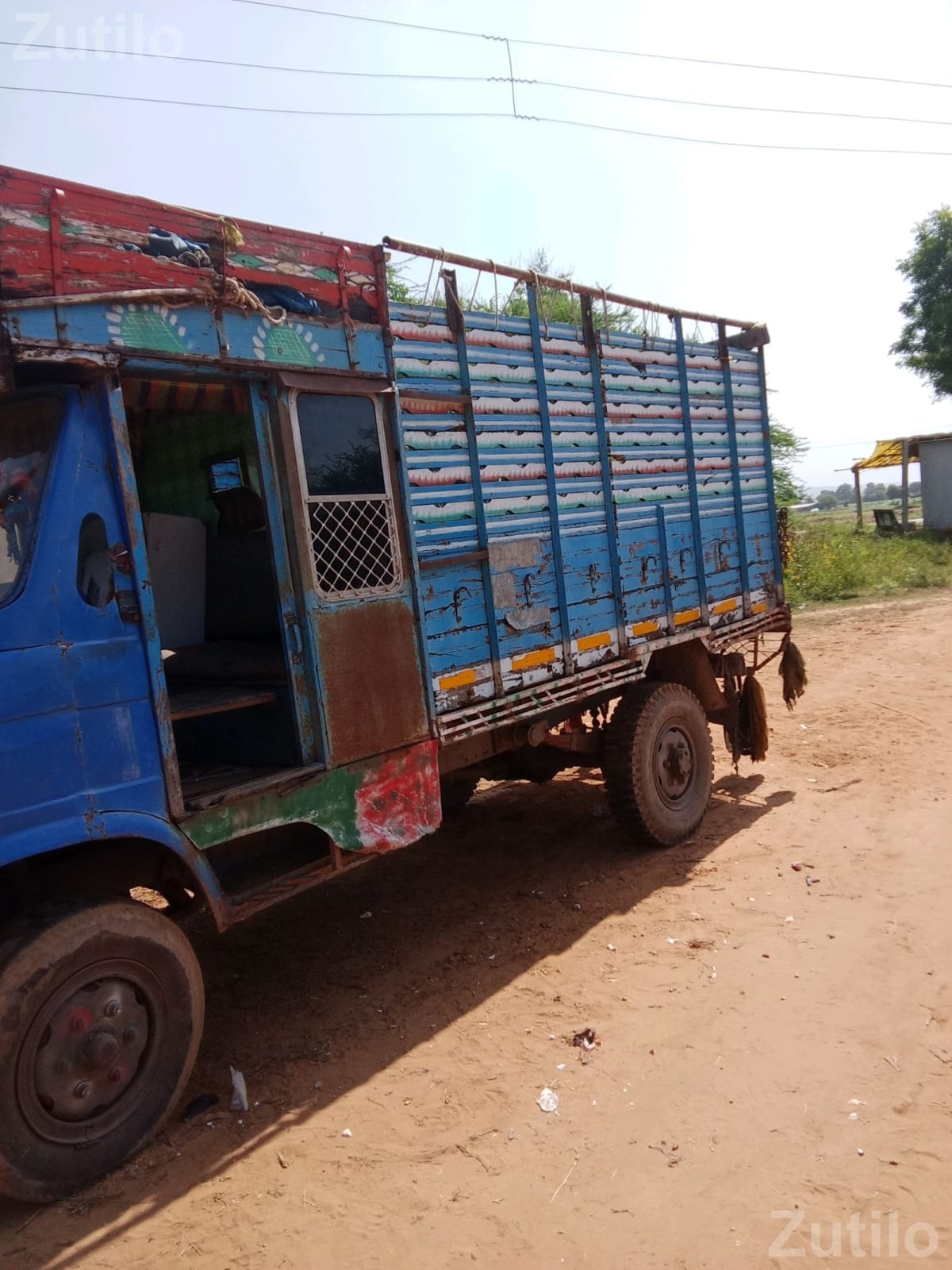 Used Cargo Truck 2000 Model - ટ્રક અને લોરી - હિંમતનગર - Image 5