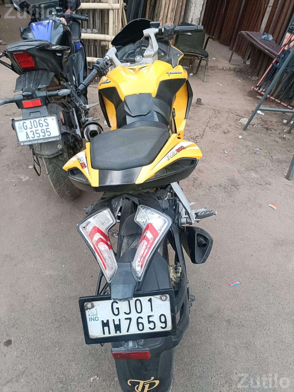 2017 Bajaj Pulsar RS200 Yellow Bike