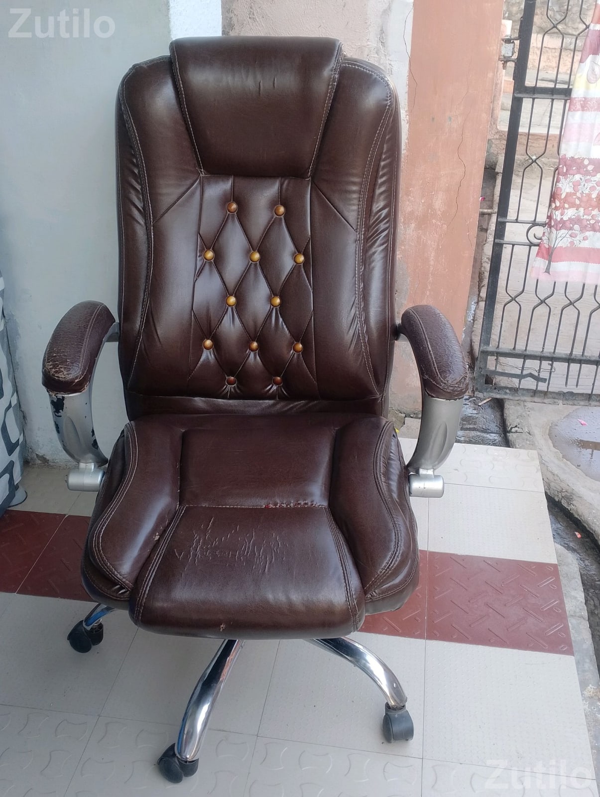 office chair - ઓફિસ ફર્નિચર - રાધનપુર - Image 4