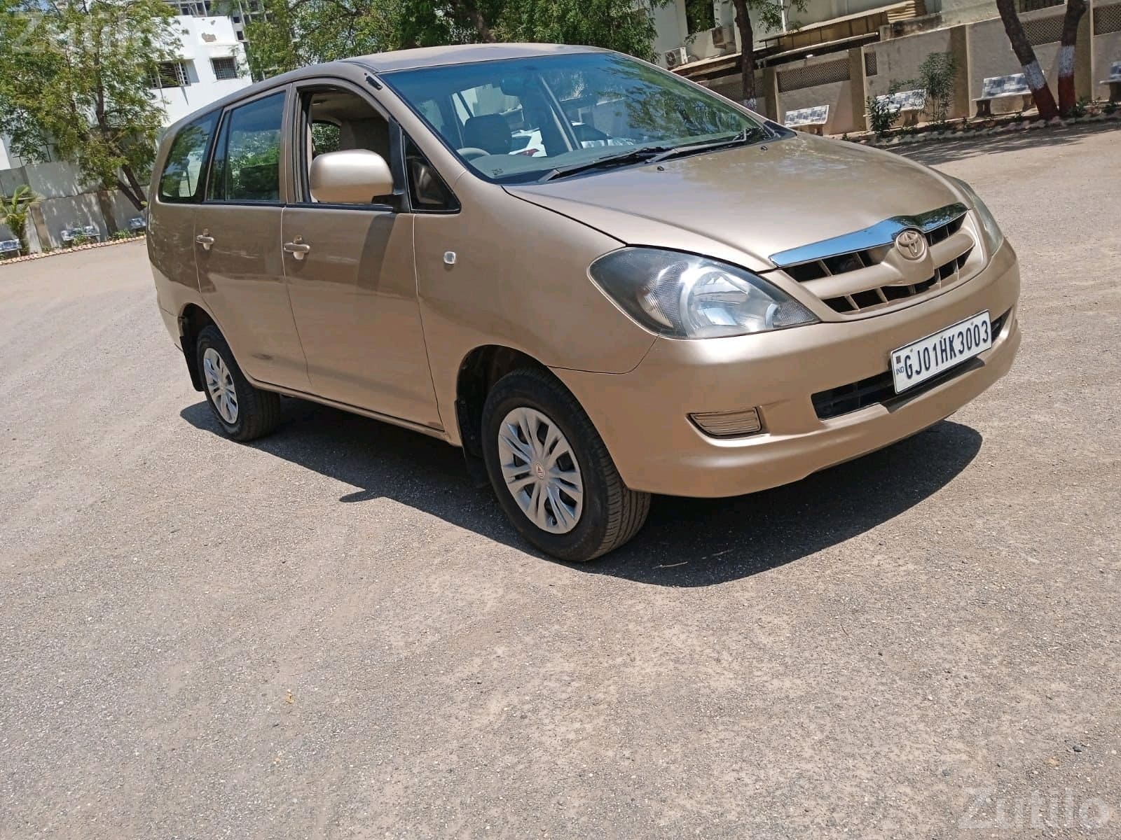 Toyota Innova 2.0 G Petrol 2005 - કાર - રાજકોટ શહેર - Image 4
