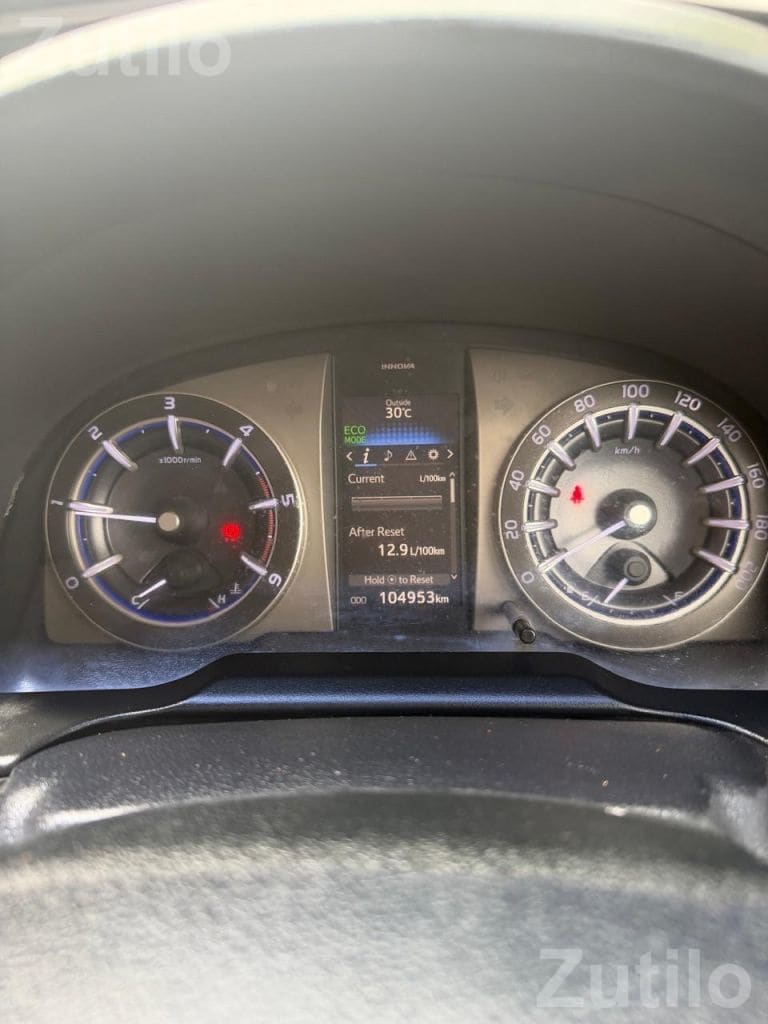 Toyota Innova Crysta V 2016 Single Owner - કાર - રાજકોટ શહેર - Image 4